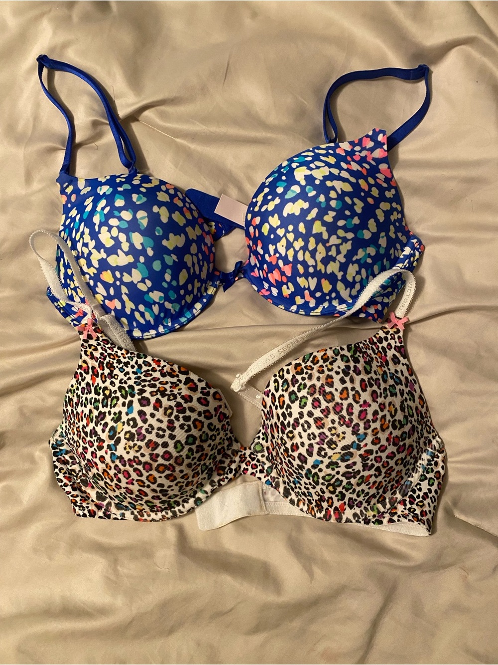 Victoria's Secret Blue & White Multicolor Printed Bra Set
